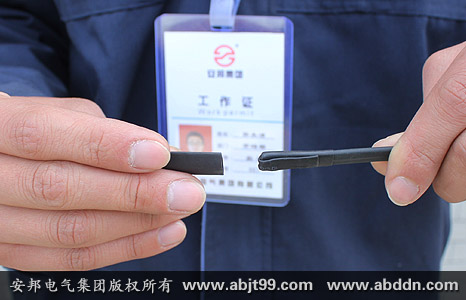 將2.5厘米熱縮管套入太陽能電正能量入口帶末端