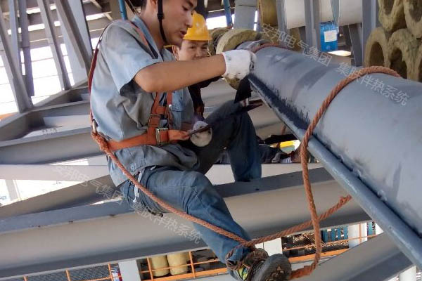 京糧集團高空糧油管道采用我公司電正能量入口保溫項目(圖3)